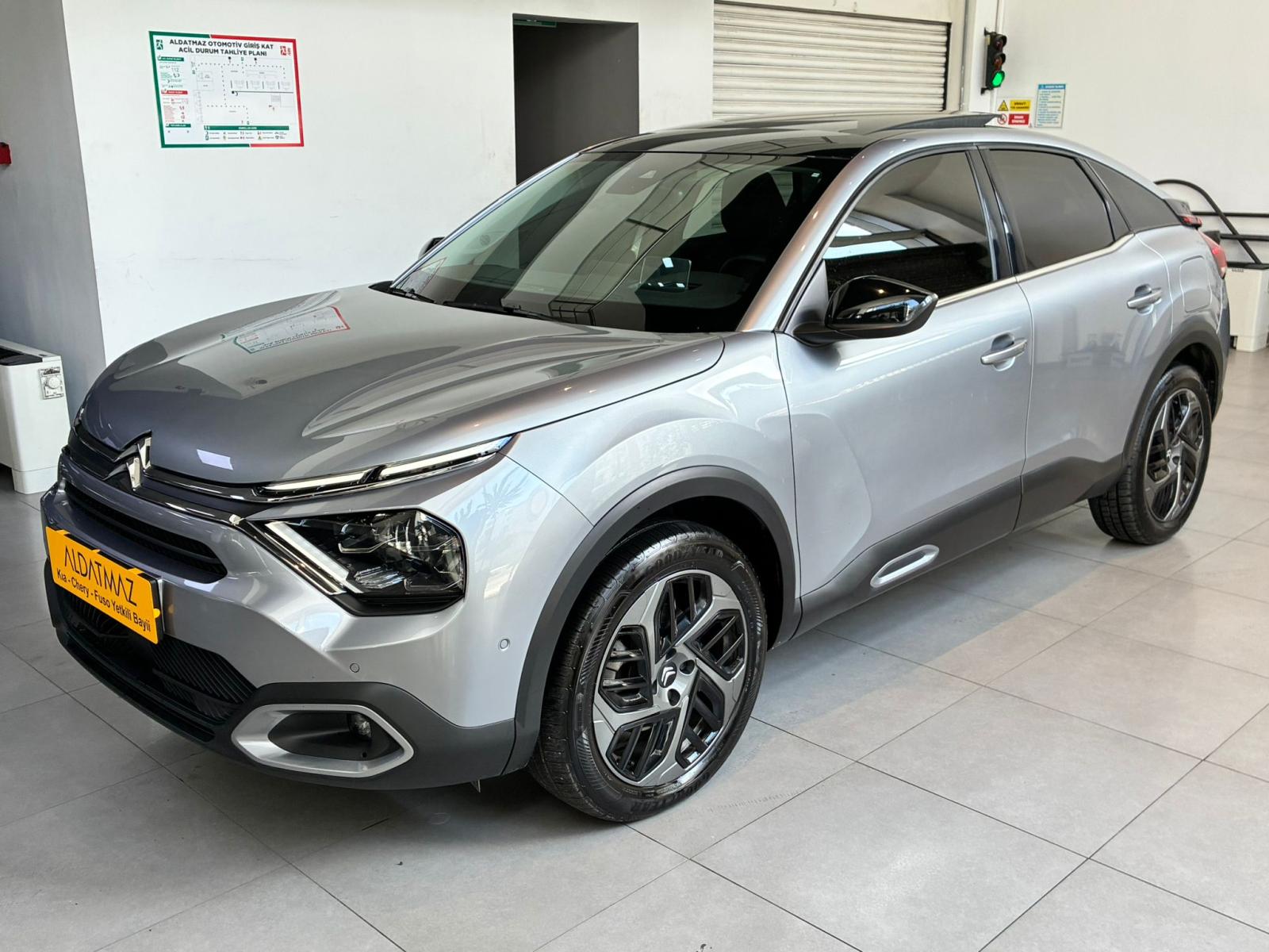 Citroen C4 1.2 PureTech SHINE BOLD